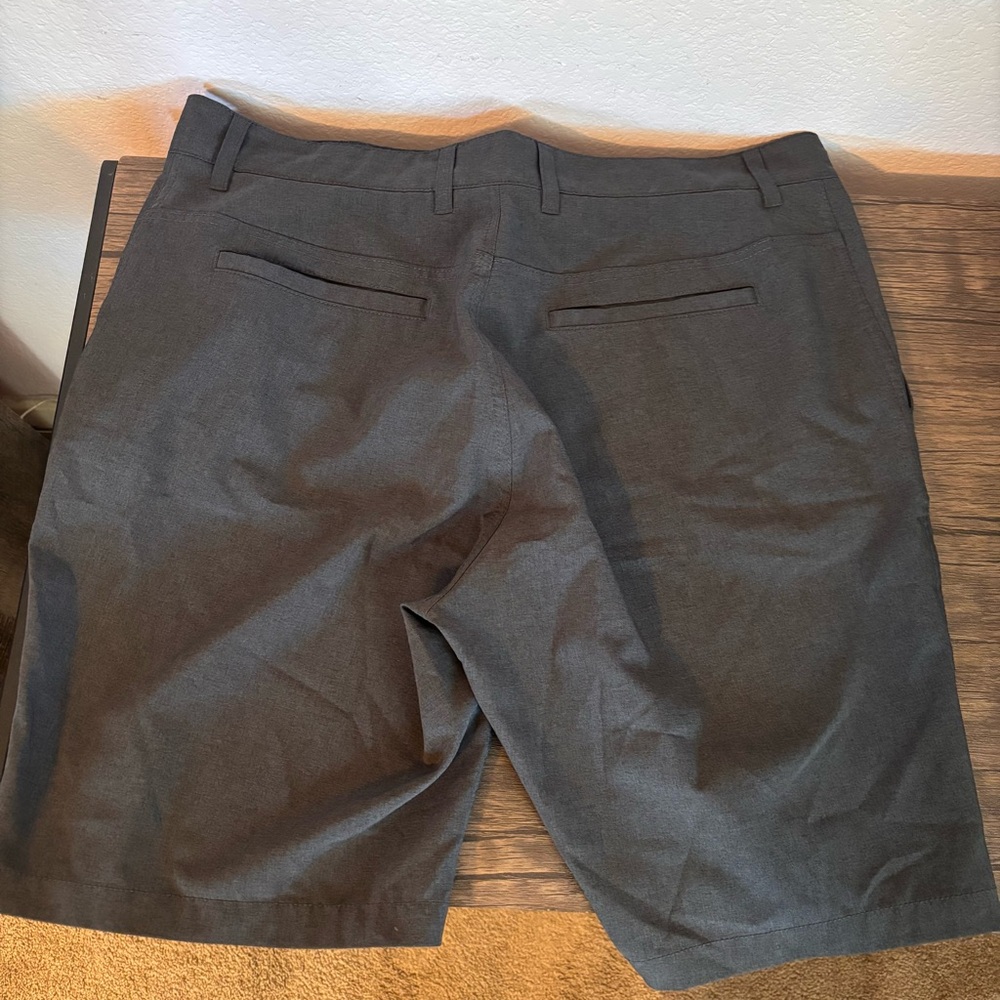 Shorts size waist 36 - Picture 2 of 4
